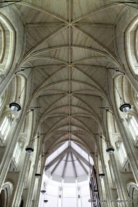 Huge vaulted ceiling, Dunedin St Pauls Cathedral - New Zealand
