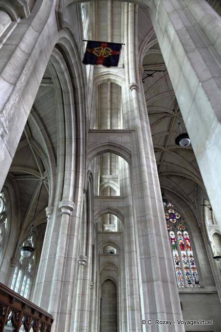 Huge pillars, Dunedin St Pauls Cathedral - New Zealand