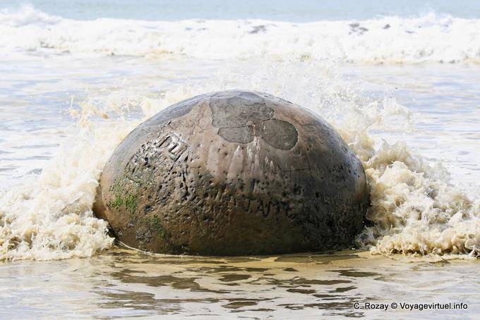 Moeraki Boulders Scenic Reserve, Otago - New Zealand