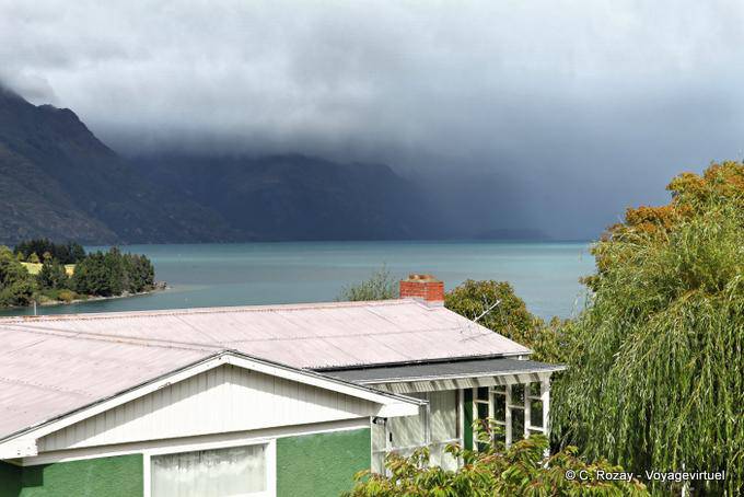 House on the shore Lake Wakatipu Queenstown, Southland - New Zealand