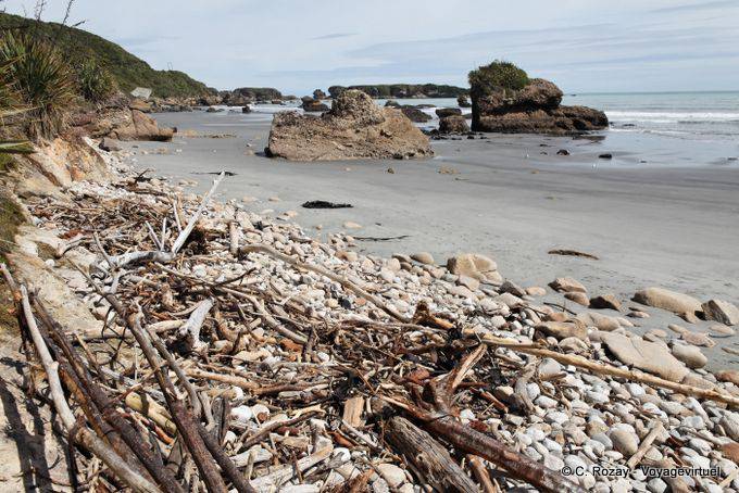 Wild beach, Paparoa Between Woodpecker And Hatters Bay, Westcoast - New Zealand