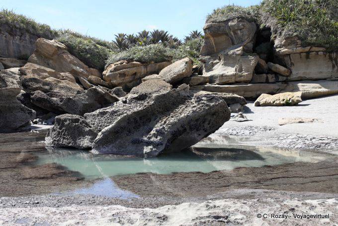 Rocky chaos at the mouth, Paparoa Park, Truman Track, Westcoast - New Zealand