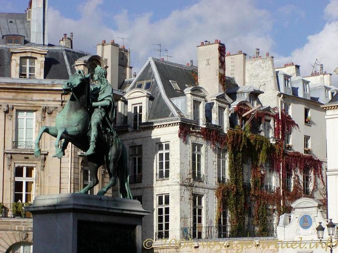 The equestrian statue of Louis XIV by Bosio, Place des Victoires, Paris, France