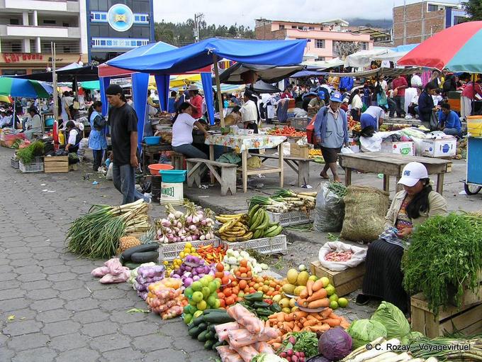 Market instead of ponchos, Otavalo -Ecuador