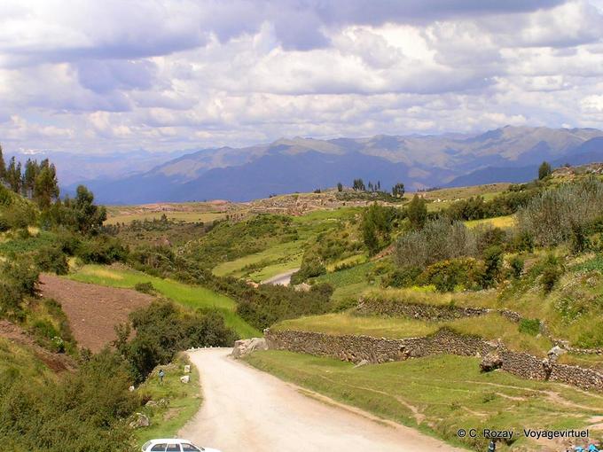 Tambomachay between Peru and Pukapukara -Peru