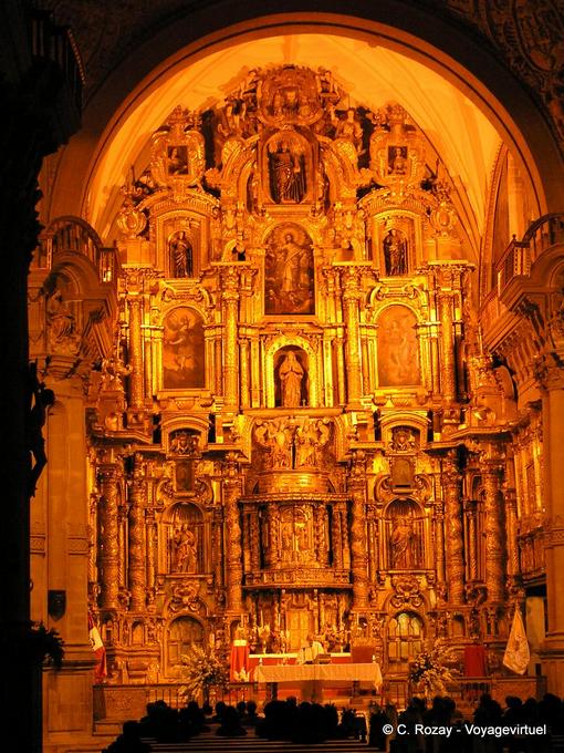 Cusco, altar of the church Templo de la Compañía de Jesús -Peru