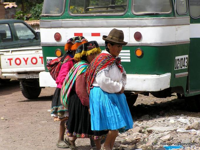 Descendants of the Incas before the bus, Pisac -Peru