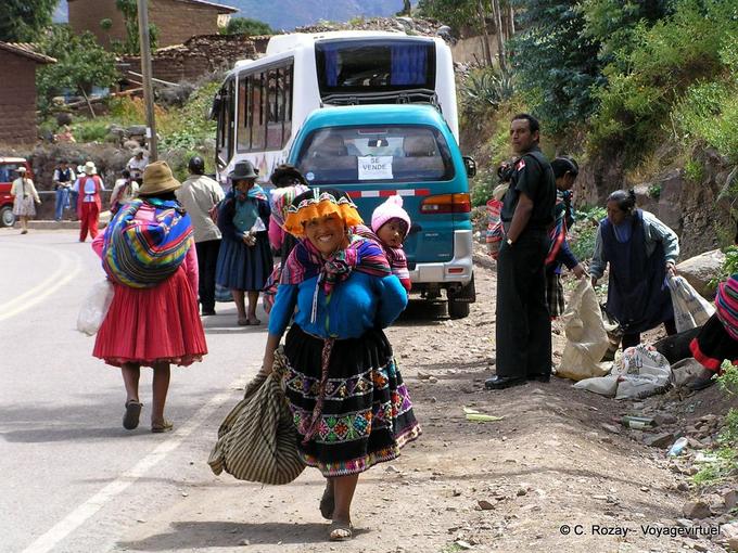 Peruvian cap and petticoats, daily life in Pisac -Peru