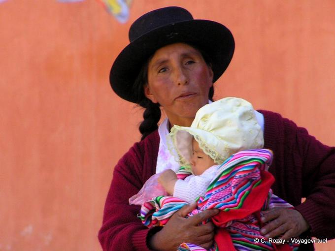 The mother and child, Ayacucho -Peru