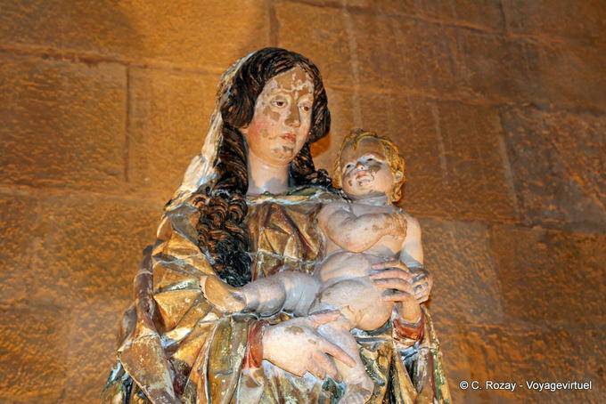 The Virgin and Child sculpture, Alcobaça - Portugal