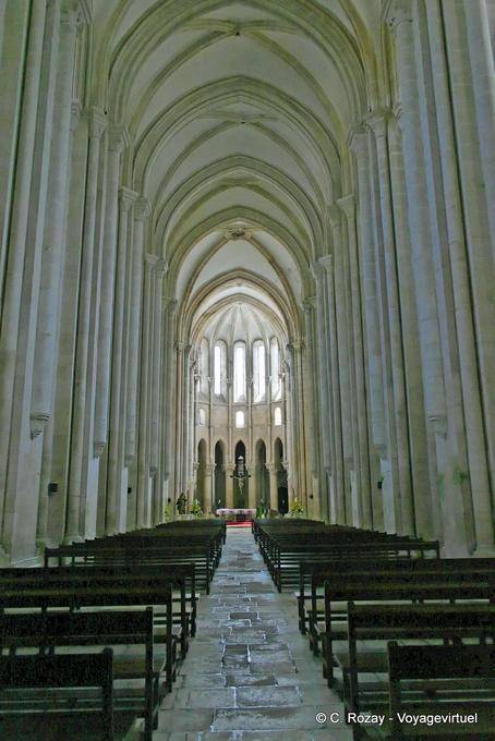 The church nave Santa Maria, Alcobaça - Portugal