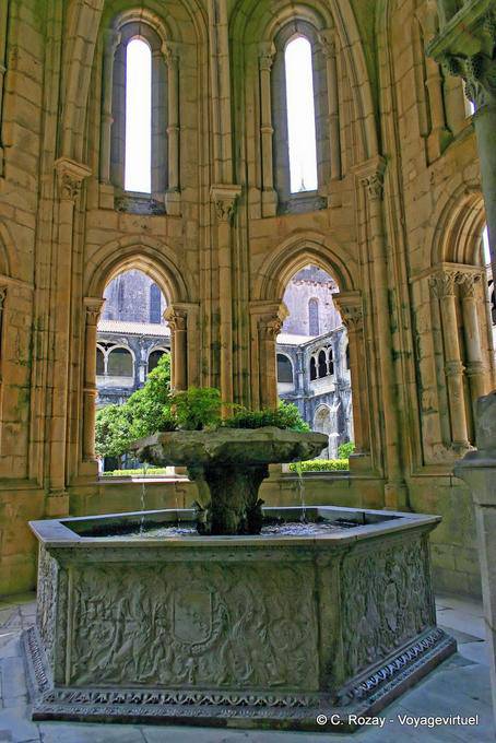 A fountain serving washbasin, Cloister of Silence, Alcobaça - Portugal