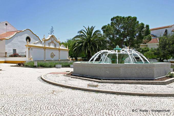Square and fountain, Alter Do Chao - Portugal
