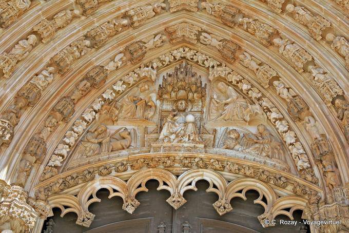 Tympanum arches and the main door of the church, Batalha - Portugal