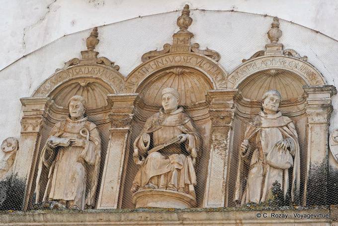 Niche saints, rua São Salvador, Coimbra - Portugal