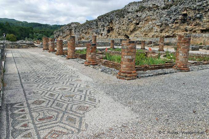 Peristyle baths and walls, Conimbriga - Portugal