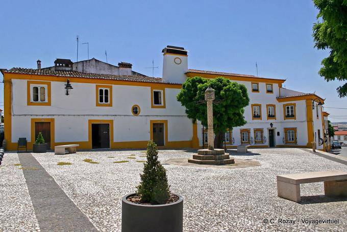 Praça do Município in Crato - Portugal