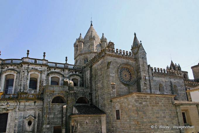 Lantern tower of the cathedral, Évora - Portugal