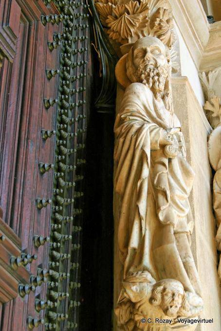 Cathedral, detail of a sculpture, Évora - Portugal