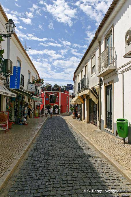 The paving of the street 25 de Abril, Lagos - Portugal
