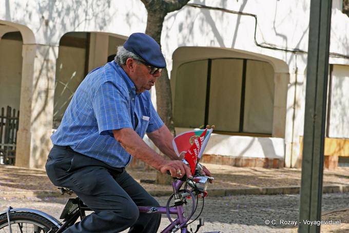 The cyclist with flags, Lagos - Portugal