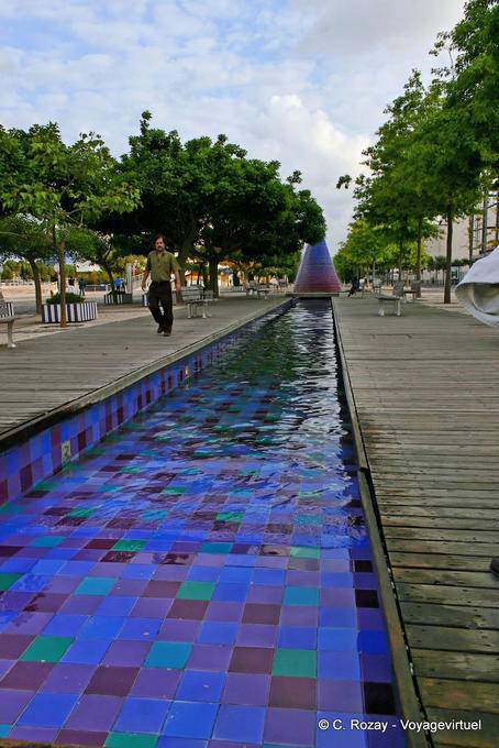 Channels and fountain, Parque das Nações, Lisbon - Portugal
