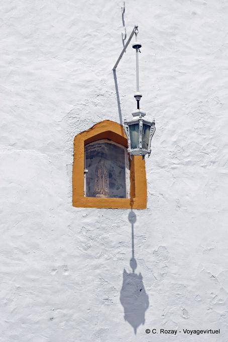 The lantern before the Virgin, Mértola - Portugal