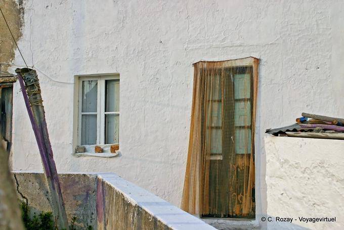Fisherman house facade, Nazaré - Portugal
