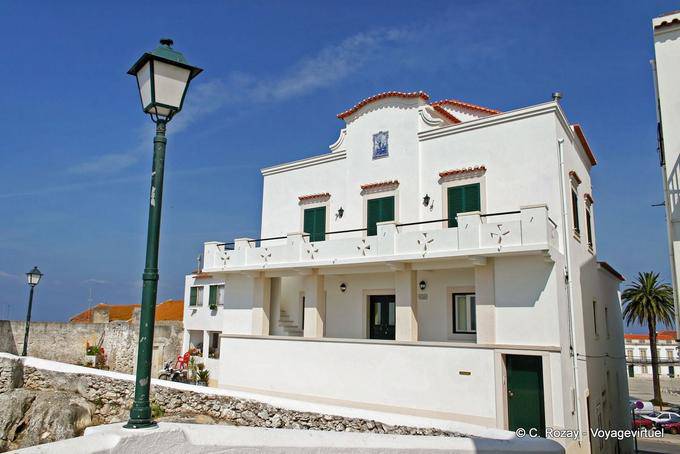 Balcony House on Sitio, Nazaré - Portugal
