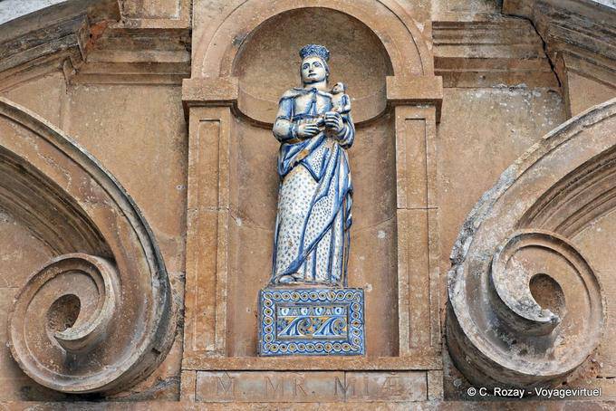 The polychrome Virgin, Igreja da Santa Casa da Misericordia, Óbidos - Portugal