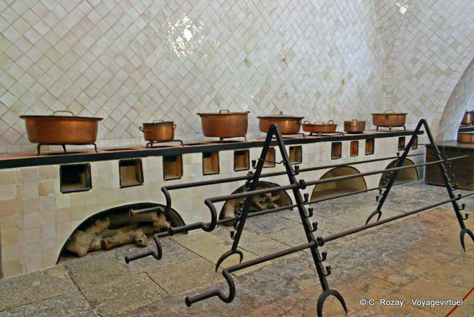 The pins and copper pans, cooking the National Palace, Sintra - Portugal
