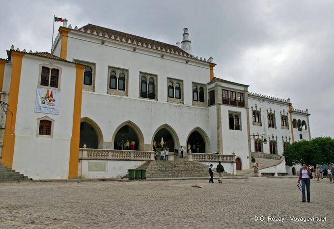 Palacio Nacional de Sintra, another view of the façade of the XIV century - Portugal