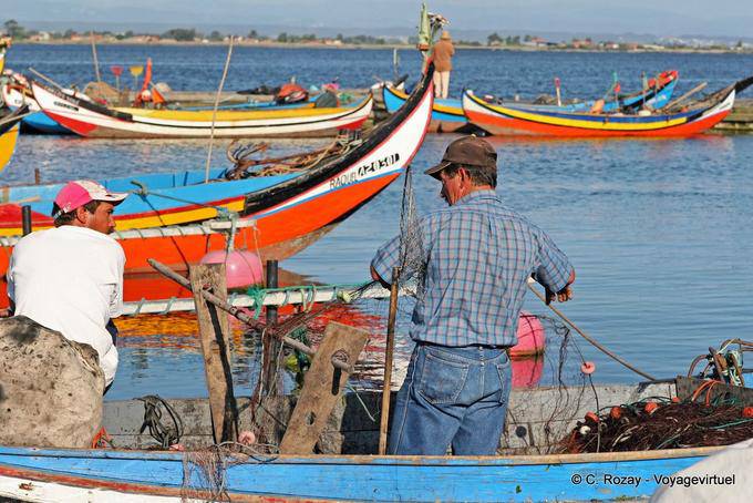 Fishermen at work, Torreira - Portugal