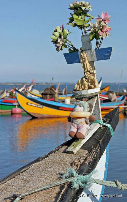 The Virgin and the bear, sacred humor, Torreira - Portugal
