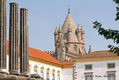 Évora, the Roman columns and the dome lantern located at the intersection of the nave of the cathedral, Portugal.