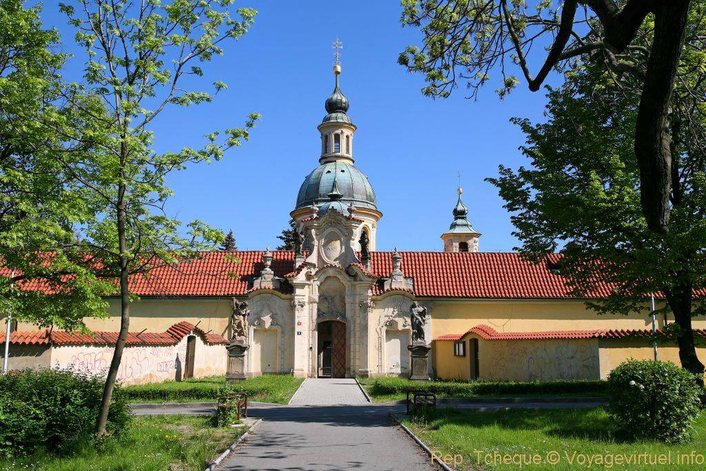 L'entrée de NotreDame de la Victoire (Montagne Blanche), Bílá Hora