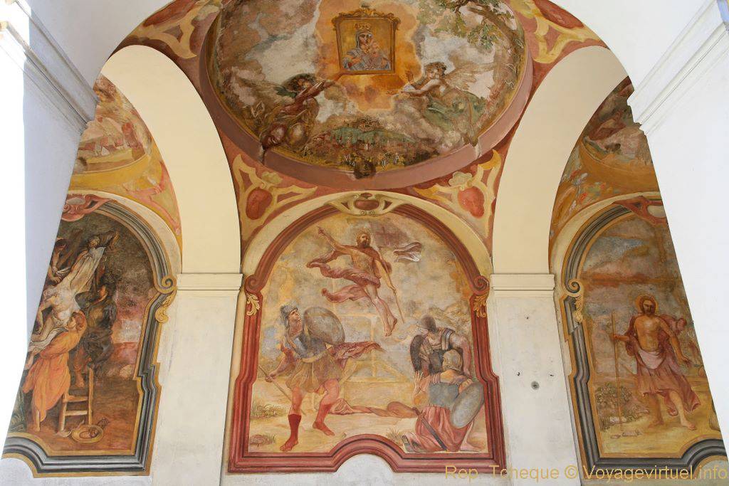 Peintures du cloître vers la chapelle du SaintSépulcre, église Notre