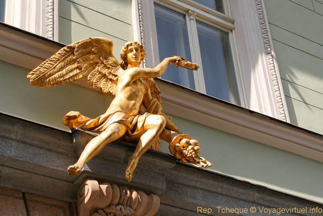 Celetna, un ange Doré - Prague, Czech Republic