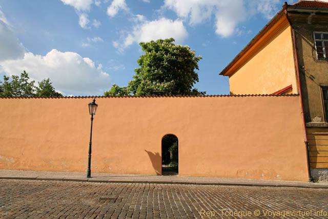 Couleur de mur, Loretanska, Hradčany - Prague, Czech Republic