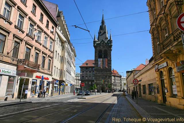 La tour Jindrisska vue depuis Na Prikope - Prague, Czech Republic