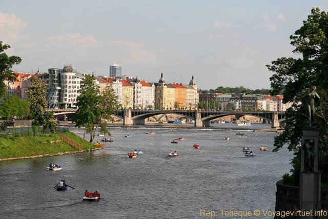 Le pont Jirásek (Jiraskuv Most) - Prague, Czech Republic