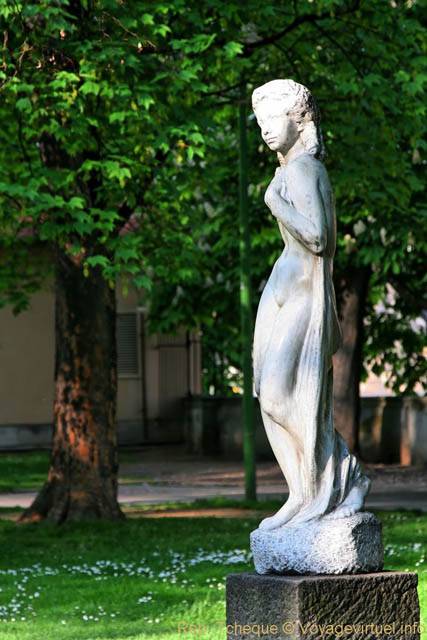 Kampa, une statue, nu voilé - Prague, Czech Republic