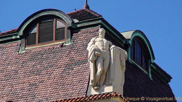 Statue sur un toit, Maiselova - Prague, Czech Republic