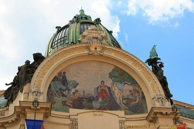 Mosaique sous la coupole de la Maison municipale (Obecní dům) - Prague, Czech Republic