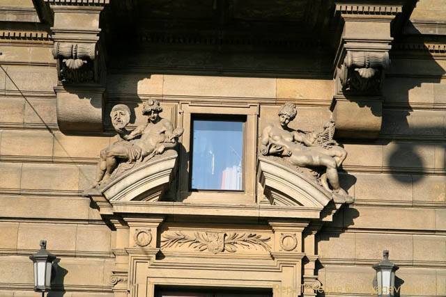 Art sur le fronton, Théâtre national (Národní Divadlo) - Prague, Czech Republic