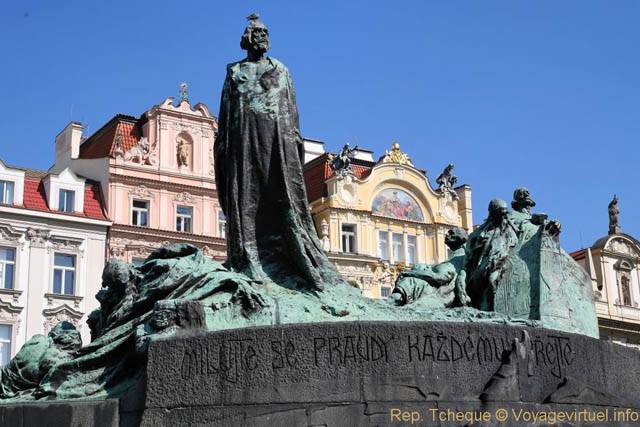 Place de la Vieille-Ville, la Statue de Jean Hus, Staroměstské náměstí - Prague, Czech Republic