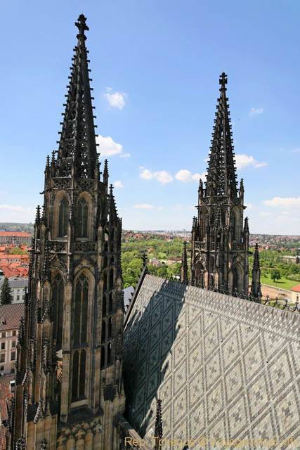 Les flèches de la Cathédrale Saint-Guy, (Sv Vit), (Prazsky Hrad) - Prague, Czech Republic