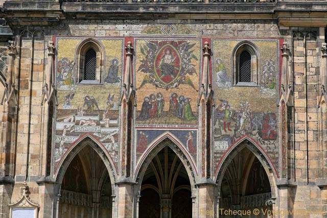 La mosaïque de la Porte d'Or, Cathédrale Saint-Guy, (Prazsky Hrad) - Prague, Czech Republic