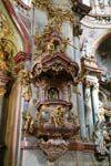 Une chaire extravagante, Église Saint-Nicolas (Kostel sv. Mikuláše), Malá Strana, Prague, Czech Republic.