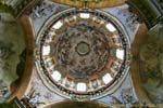 Église Saint-Nicolas (Kostel sv. Mikuláše), les décors autour du dôme, Malá Strana, Prague, Czech Republic.